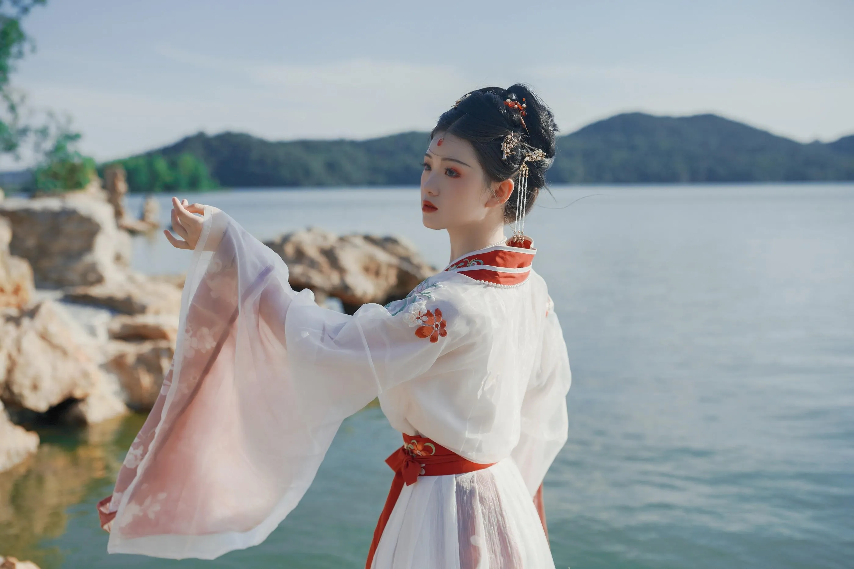[YITUYU艺图语]2022.08.14 总有人间一两风 悦璃 [24P]插图4